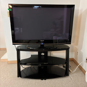 50” Samsung TV with Stand (manufacturer in 2007) - O459