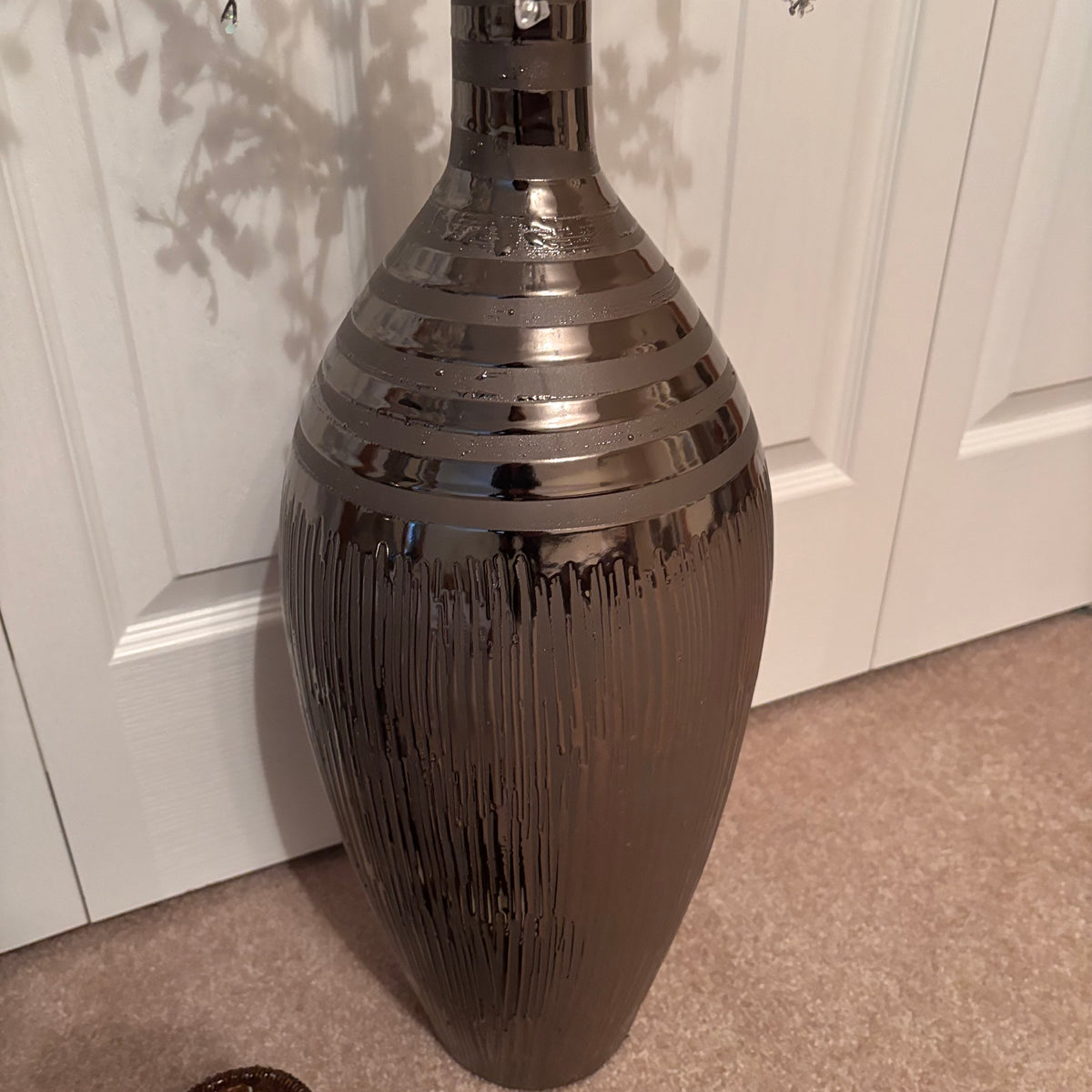 X239 Home decor grouping (dark silver tones)