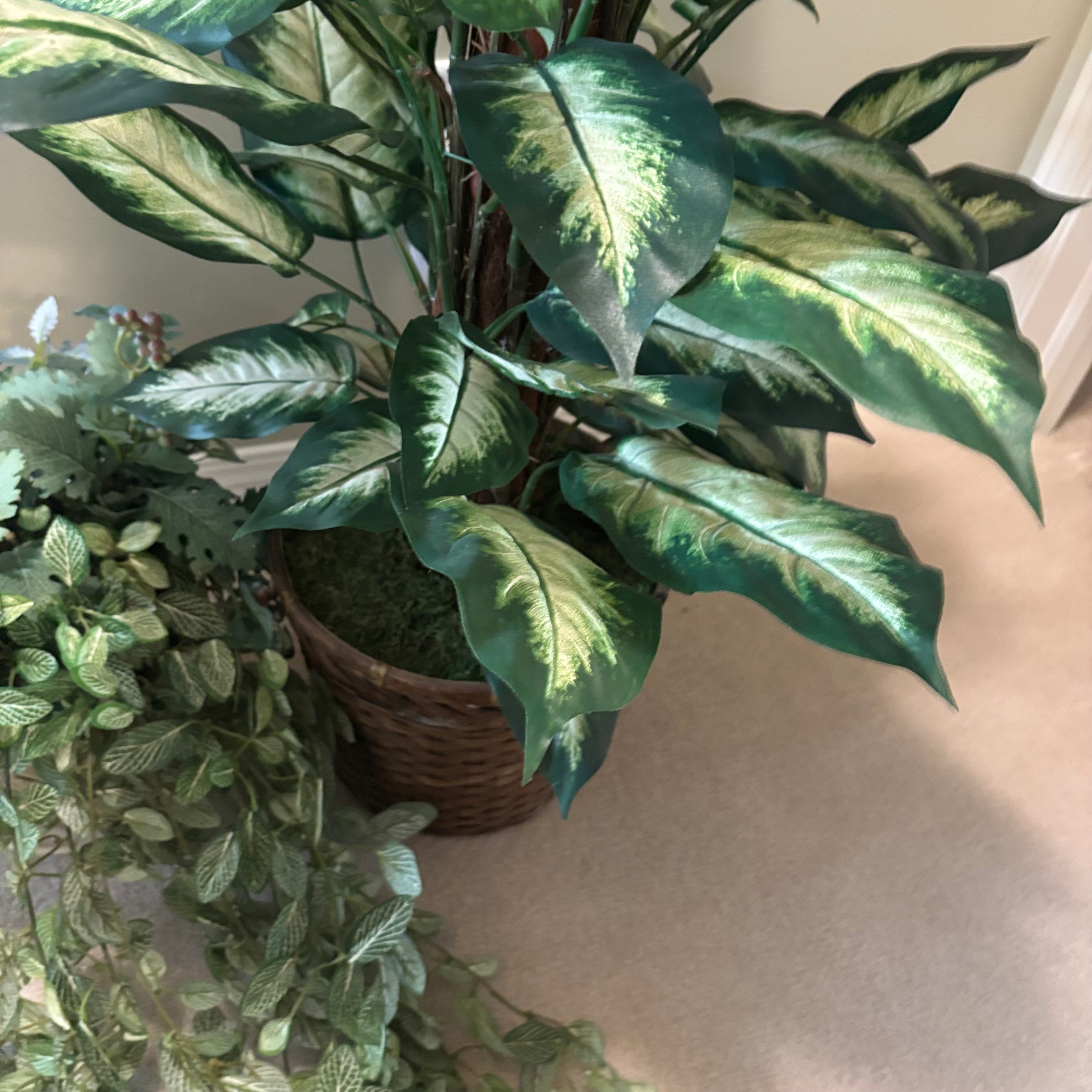 E852 Faux tree and faux greenery grouping