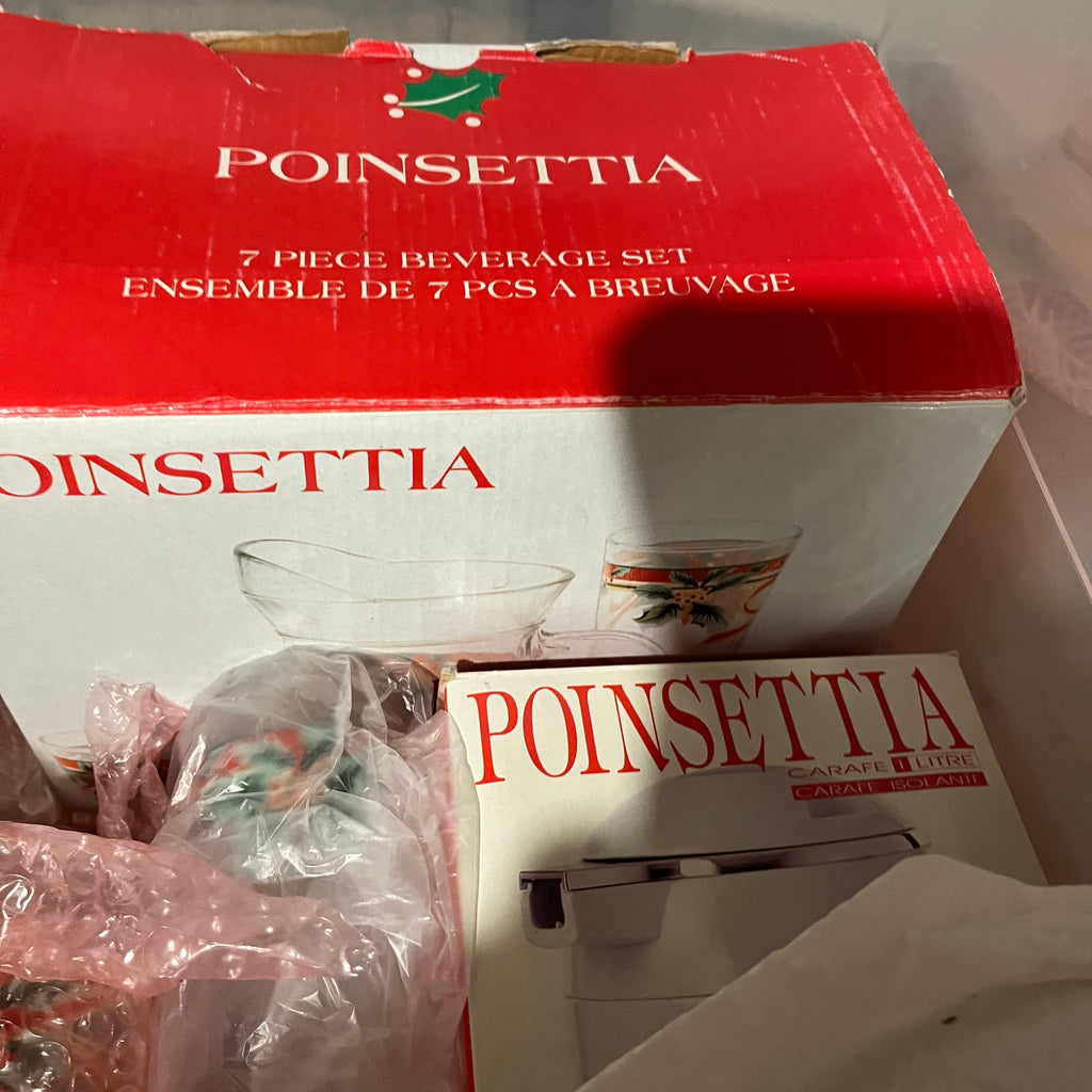 E547 Christmas grouping (poinsettia dishes and more)