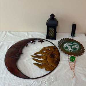 B444 Home decor grouping (one hummingbird has a broken beak)