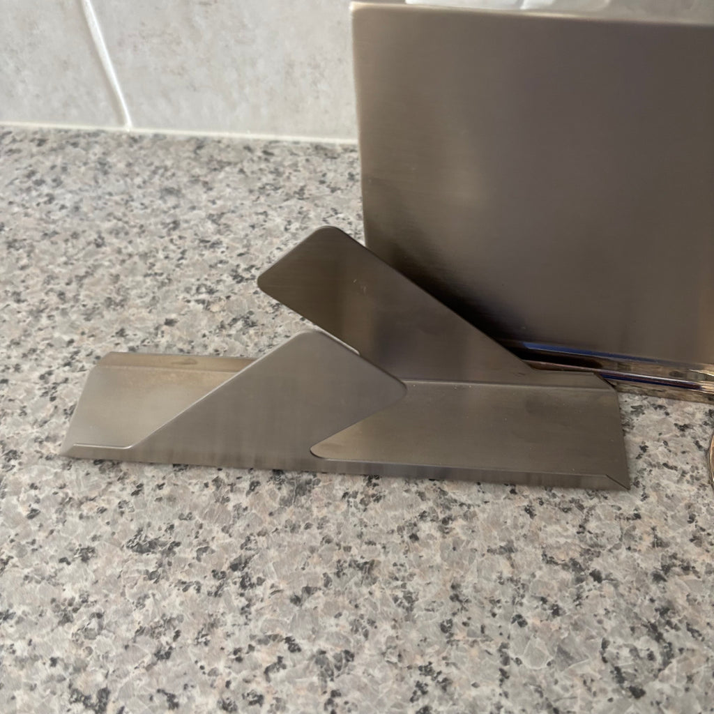 E890 Stainless Steele grouping