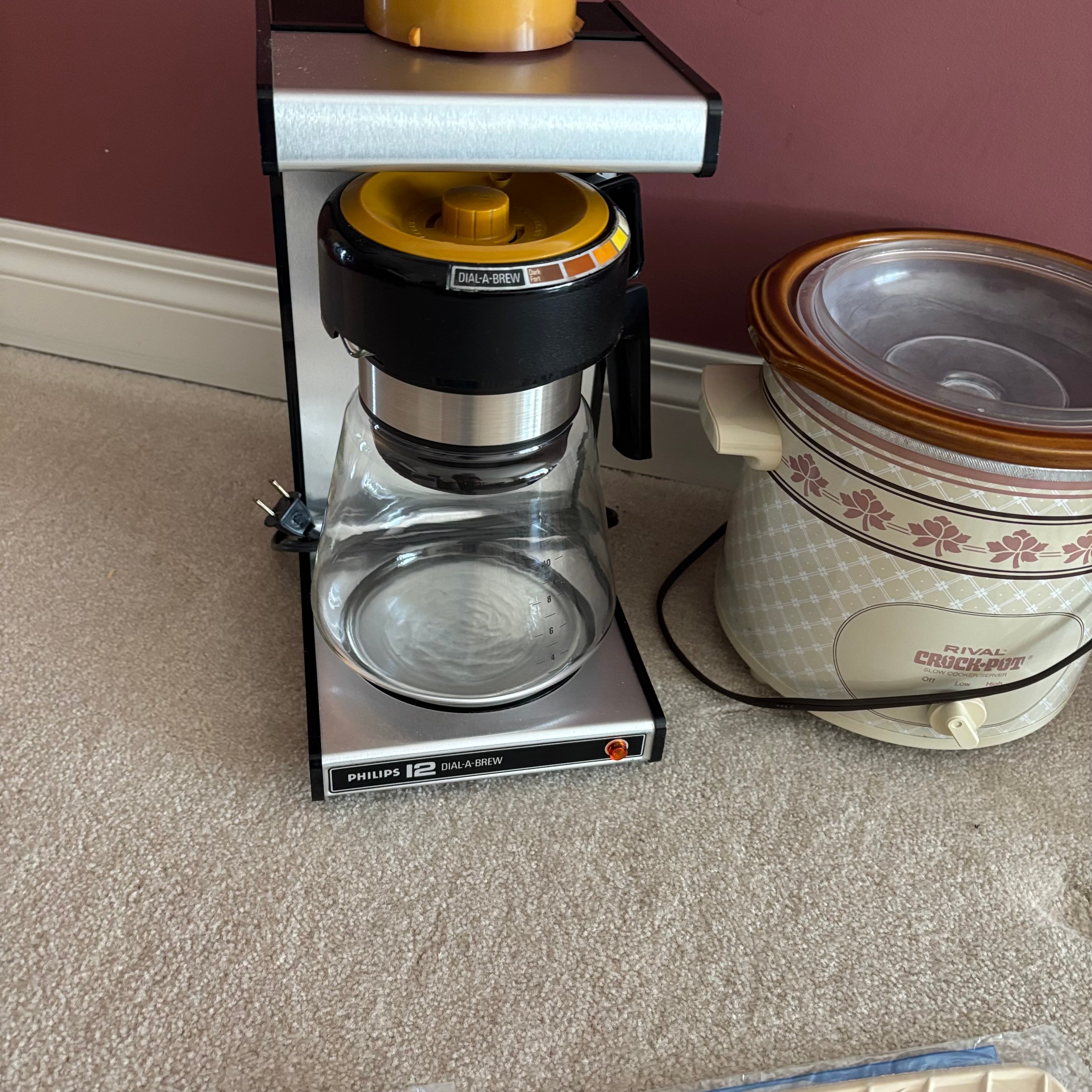 E895 Kitchen grouping (crockpot and more)