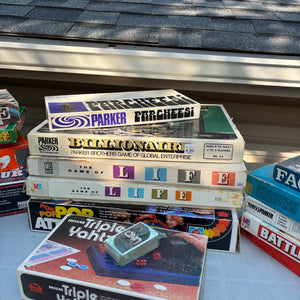 Vintage Games Grouping (Parcheesi, Battleship and More) - R309