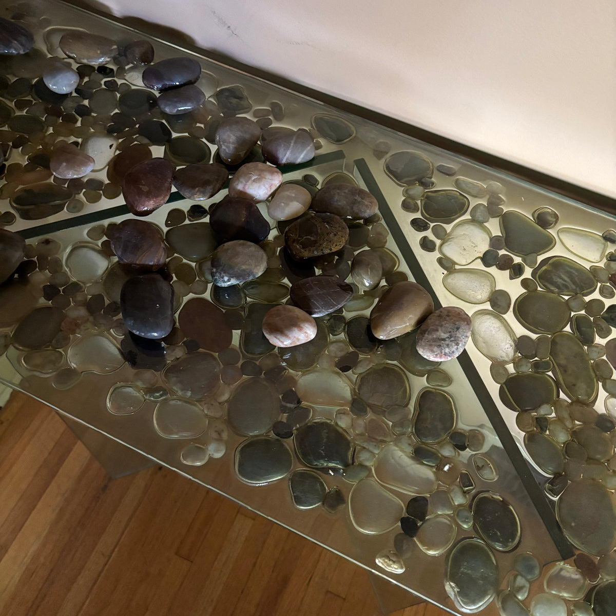 E162 Vintage glass accent table with resin rocks finish (some rocks have fallen out)
