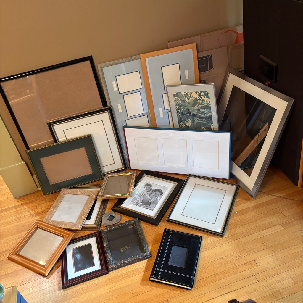 E105 Picture frames grouping