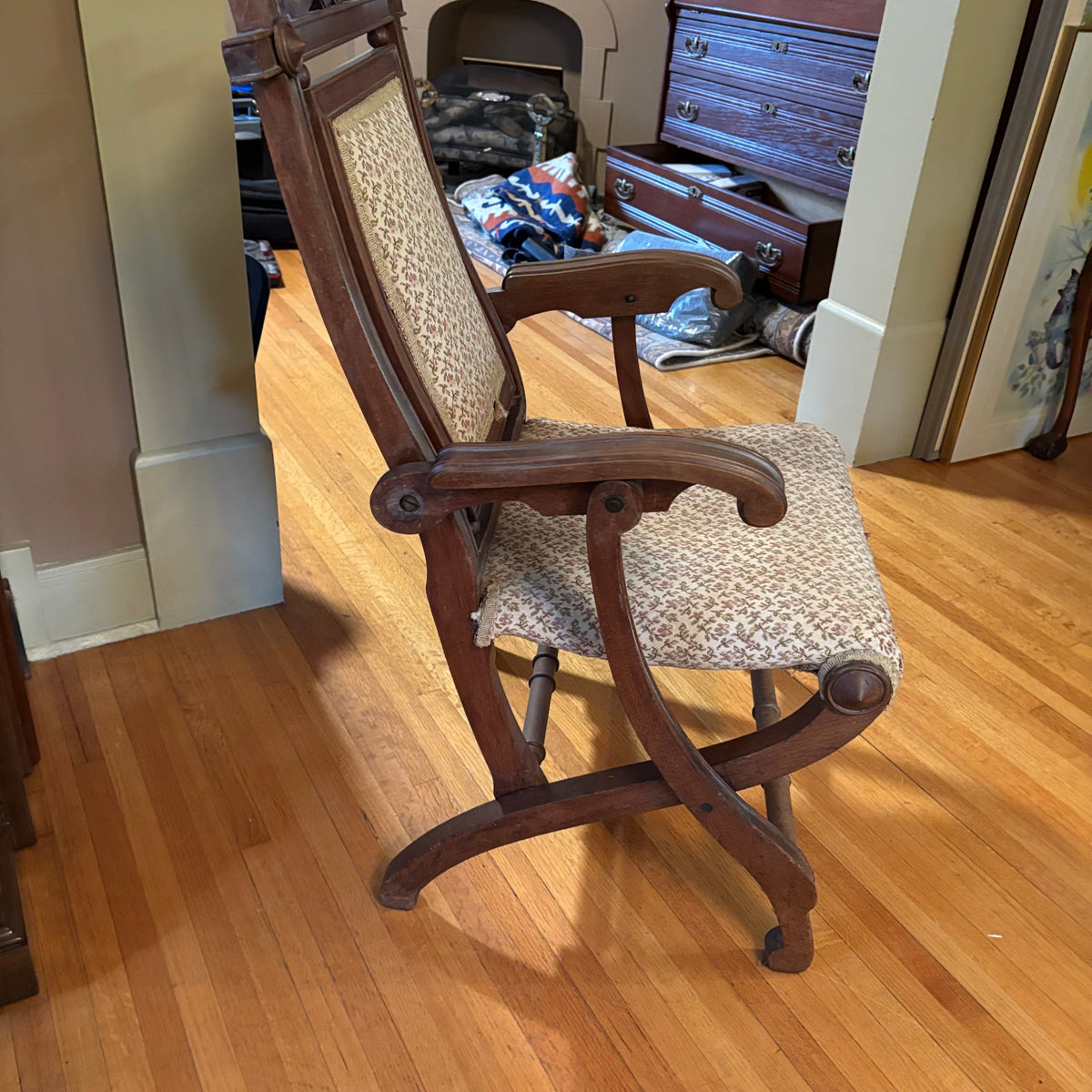 E123 Antique folding rocking chair