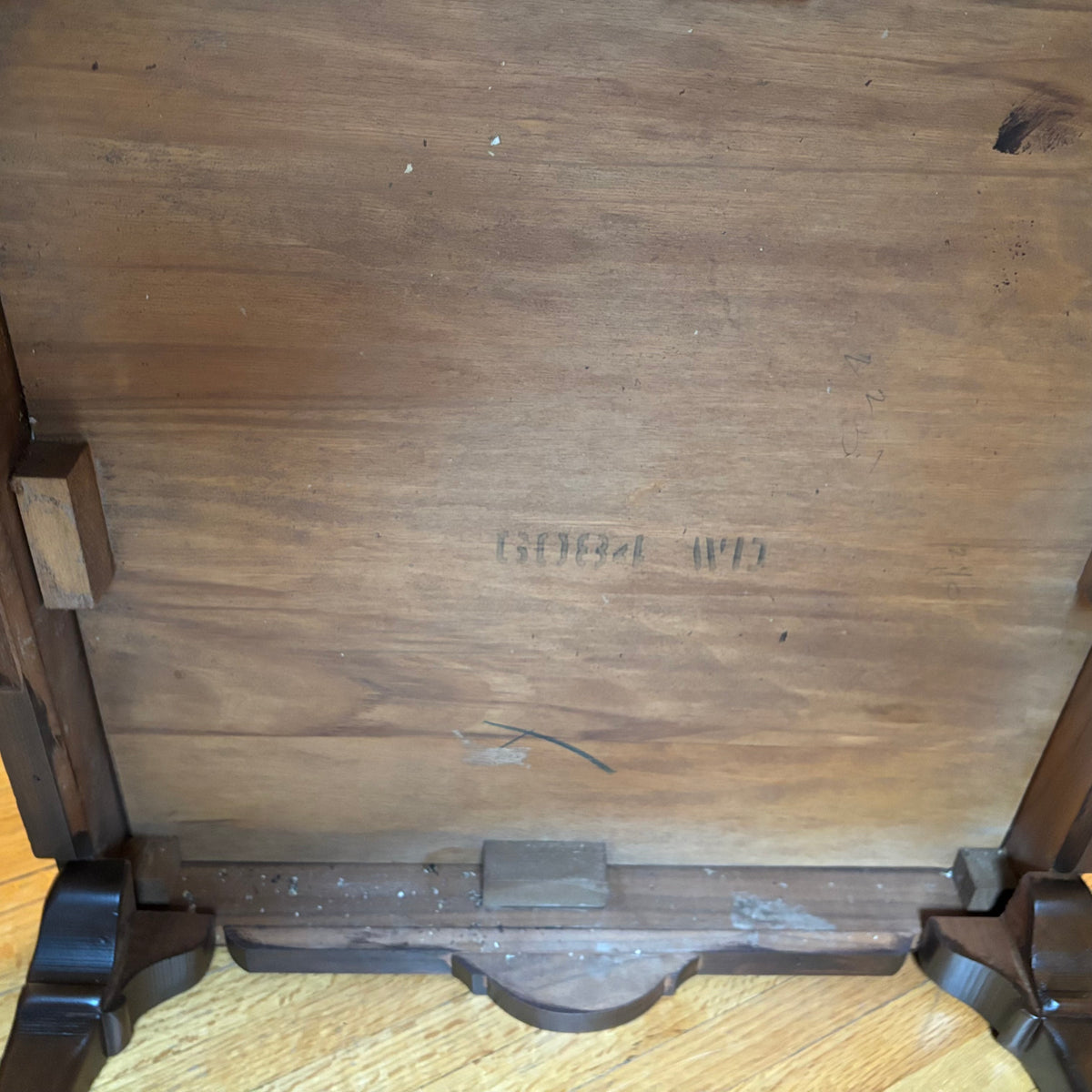 E119 Solid wood vintage accent table (28" x 22" x 32")