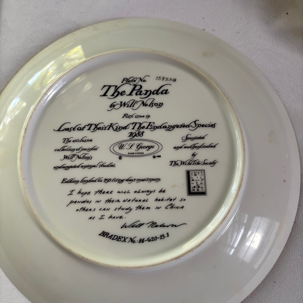 E150 3 Vintage collector plates