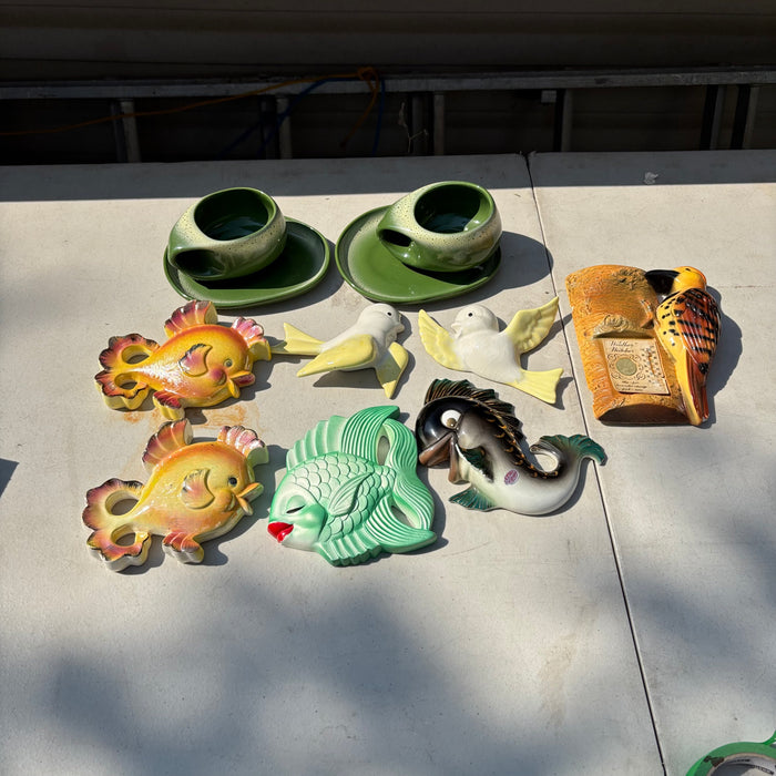 Vintage China and Chalkware Grouping - R374