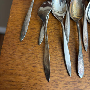VINTAGE SILVER PLATED COMMUNITY FLATWARE WITH FLATWARE CASE AND MORE - P346
