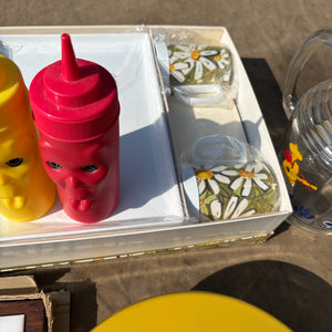 Retro Kitchen Grouping (eyes on ketchup & mustard bottles open and close) - R449
