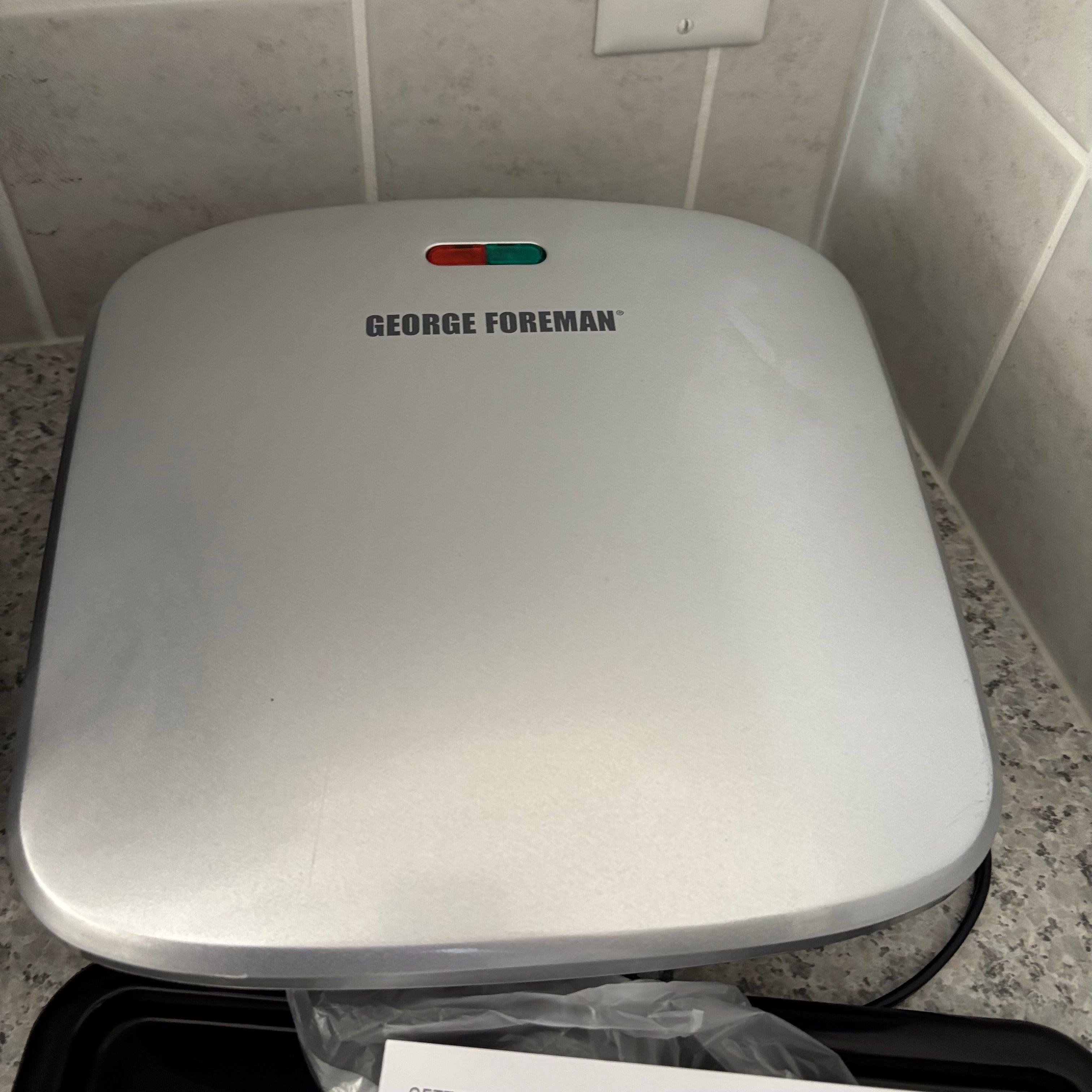 E882 Kitchen grouping (George foreman grill and more)