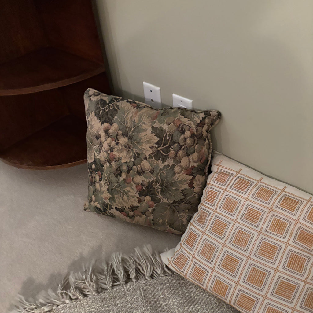 E846B Safari themed throw cushions and more