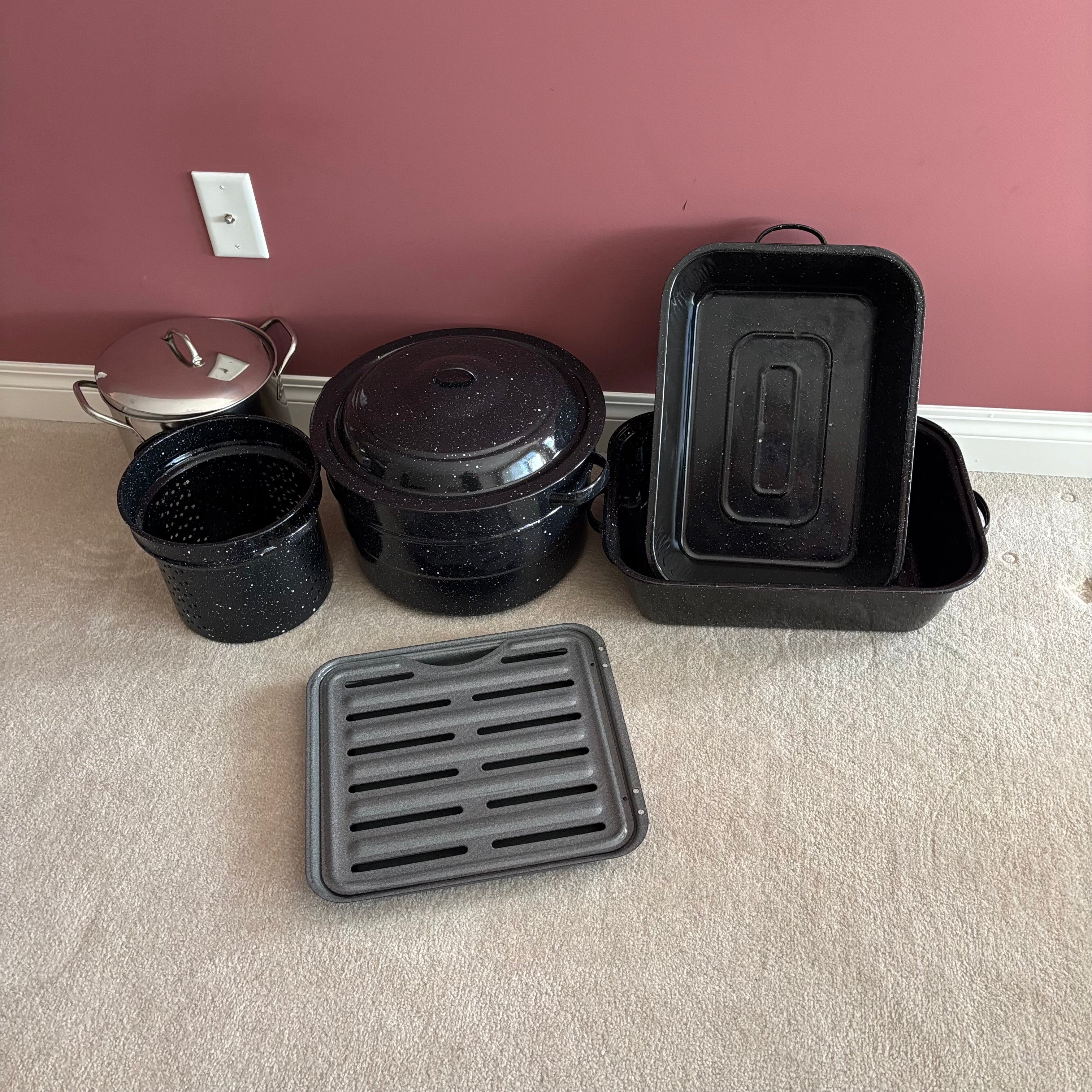 E888 Vintage Kitchen grouping (Roaster and more)