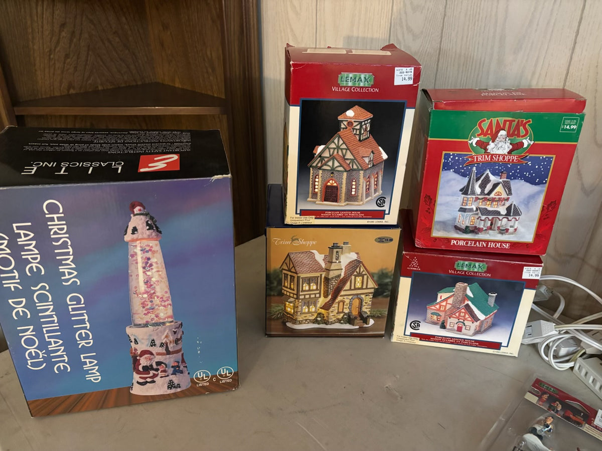 K500B Christmas grouping (villagers and more)