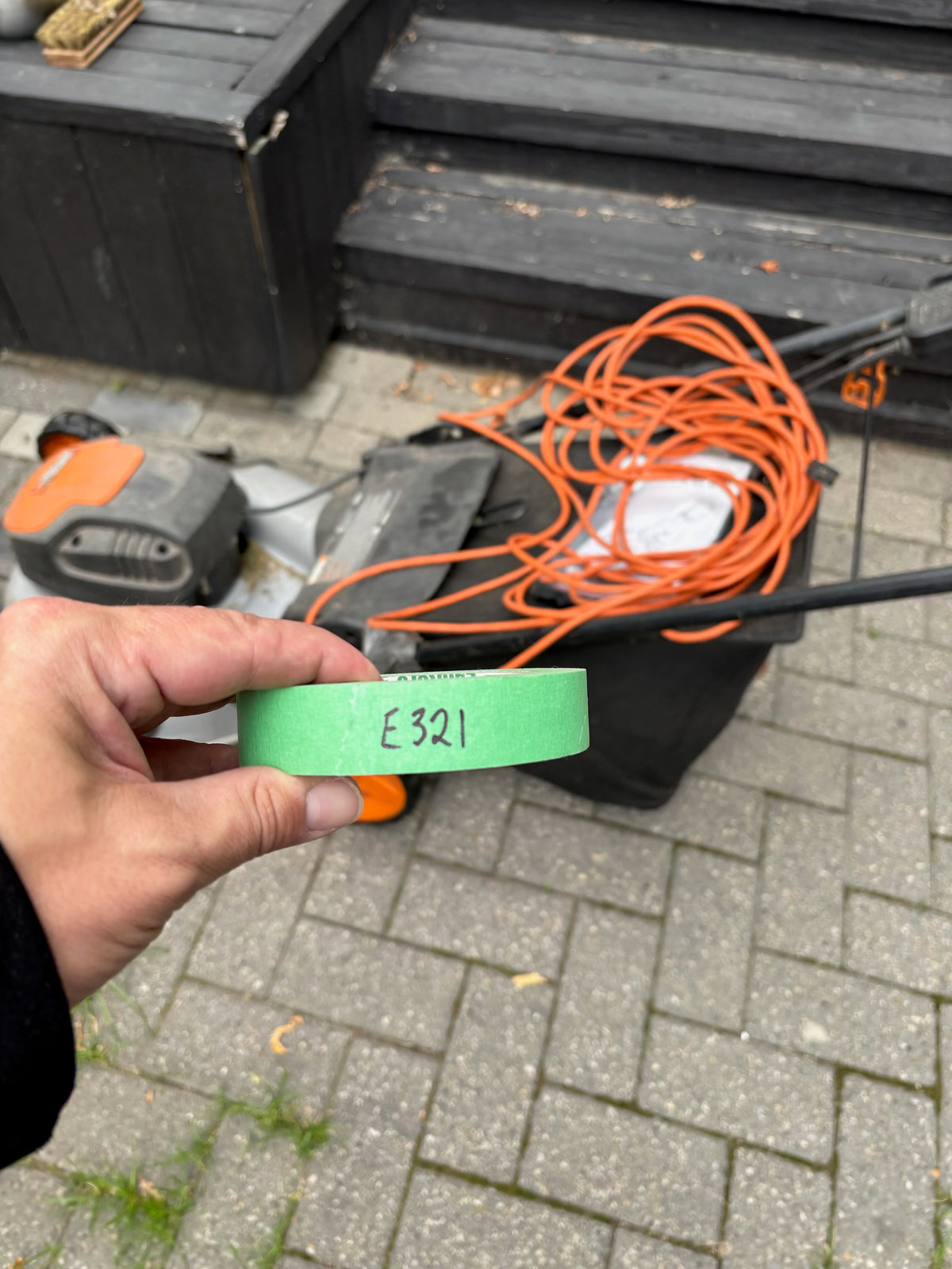 E321 Electric lawnmower