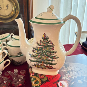 VINTAGE CHRISTMAS GROUPING (TEA SET AND MORE) - P144