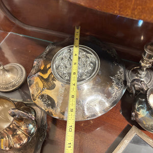 VINTAGE SILVER PLATED GROUPING - P154