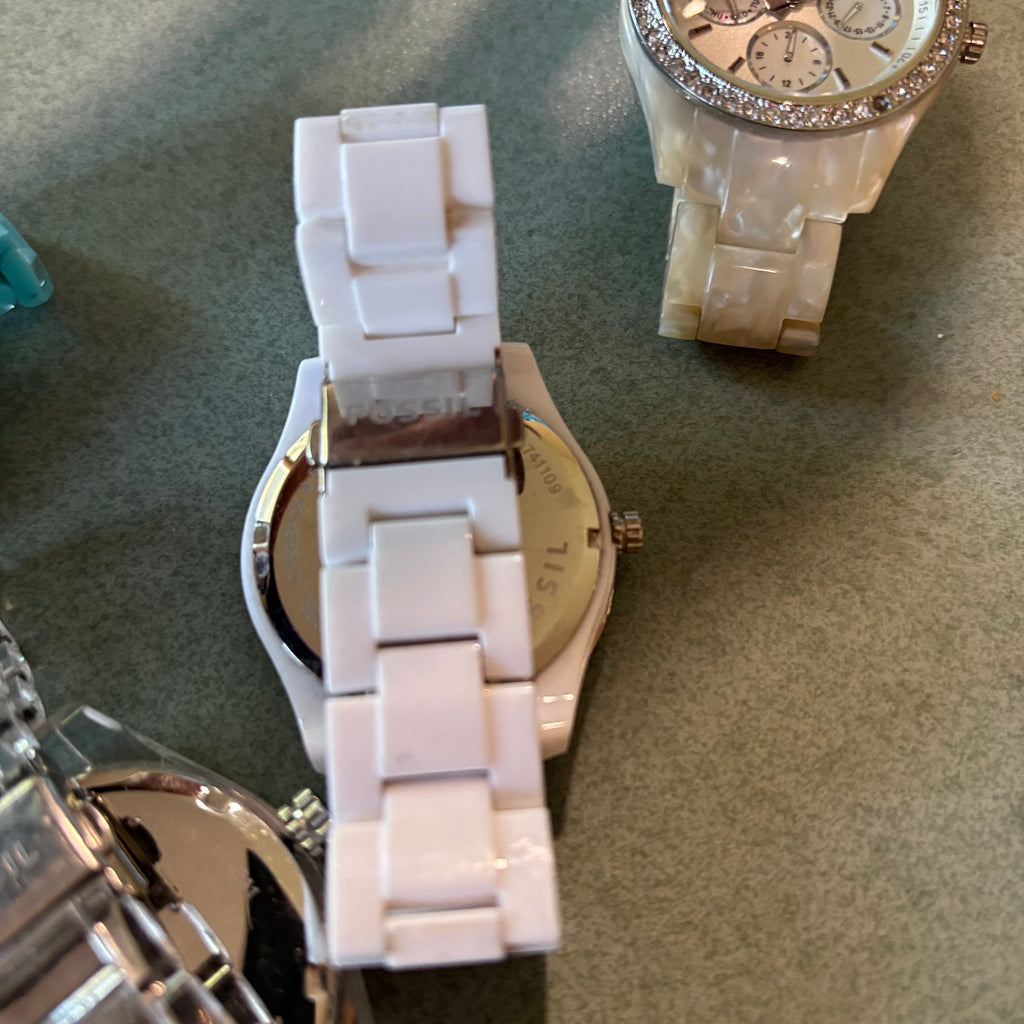 D100 Fossil Watches Grouping (plastic bands)