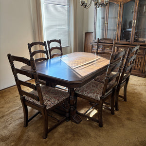 Vintage Solid Wood Knechtel Quality Furniture Dining Table with 6 Chairs and 2 Leaves - I114