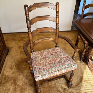 Vintage Solid Wood Knechtel Quality Furniture Dining Table with 6 Chairs and 2 Leaves - I114