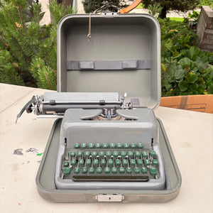 Vintage Typewriter - O134