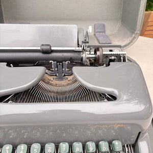 Vintage Typewriter - O134