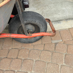 Wheelbarrow - O135