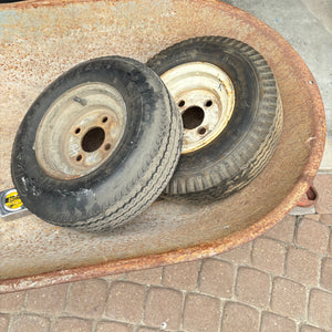 Wheelbarrow - O135