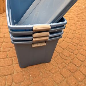 4 Bins with Lids - O143