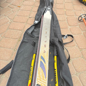 Skiis and Poles Grouping - O145