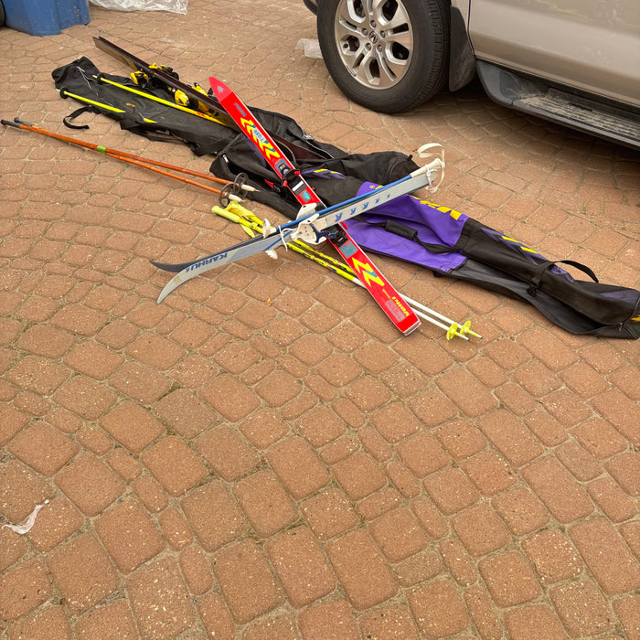 Skiis and Poles Grouping - O145