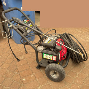 Karcher 3000PSI Gas Powered Pressure Washer - O118