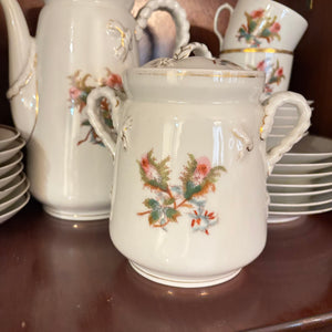 30 PIECE VINTAGE LIMOGES HAVILAND COFFEE SET (SOME SMALL CHIPS ON EDGES OF PLATES) - P111