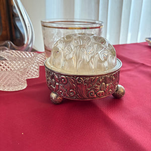 VINTAGE GLASS GROUPING (GLASS SWANS AND MORE) - P114