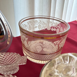 VINTAGE GLASS GROUPING (GLASS SWANS AND MORE) - P114