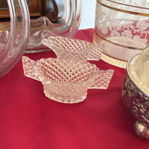 VINTAGE GLASS GROUPING (GLASS SWANS AND MORE) - P114