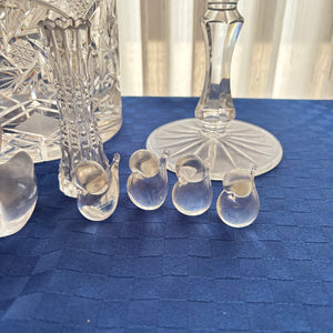 VINTAGE CRYSTAL AND GLASS GROUPING (BLUE BIRDS AND MORE) - P117