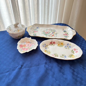 VINTAGE CHINA GROUPING (PARAGON AND MORE) - P118