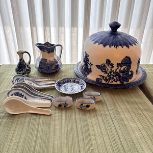 VINTAGE BLUE AND WHITE PORCELAIN GROUPING - P121