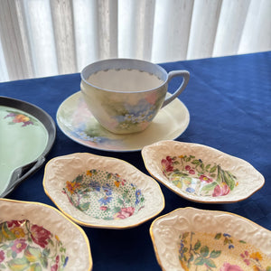 VINTAGE CHINA GROUPING - P122