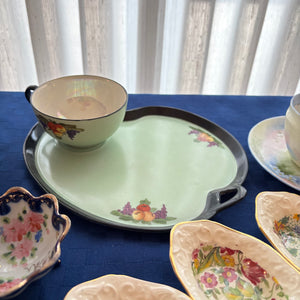 VINTAGE CHINA GROUPING - P122