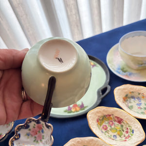 VINTAGE CHINA GROUPING - P122