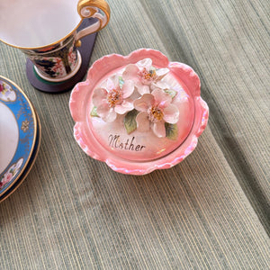 VINTAGE CHINA GROUPING (DISPLAY TEACUPS AND MORE) - P125