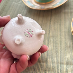 VINTAGE CHINA GROUPING (DISPLAY TEACUPS AND MORE) - P125