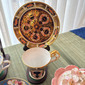 VINTAGE CHINA GROUPING (DISPLAY TEACUPS AND MORE) - P125