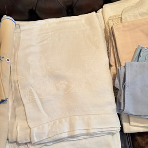 VINTAGE LINENS GROUPING - P128