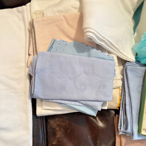 VINTAGE LINENS GROUPING - P128