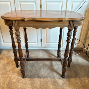 SOLID WOOD VINTAGE ACCENT TABLE (WEAR ON TOP) - P129